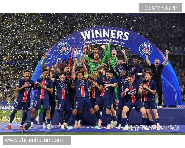 足球球星亲自挑战足球游戏：虚拟赛场上谁能胜出争夺冠军荣耀